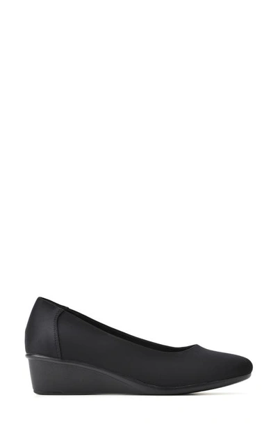 Cliffs By White Mountain Boldness Wedge Pump In Black/ Nylon