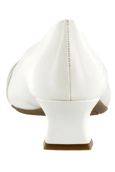 Easy Street Waive Square Toe Pump In White