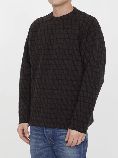 Shop Valentino Toile Iconographe Wool Sweater In Brown