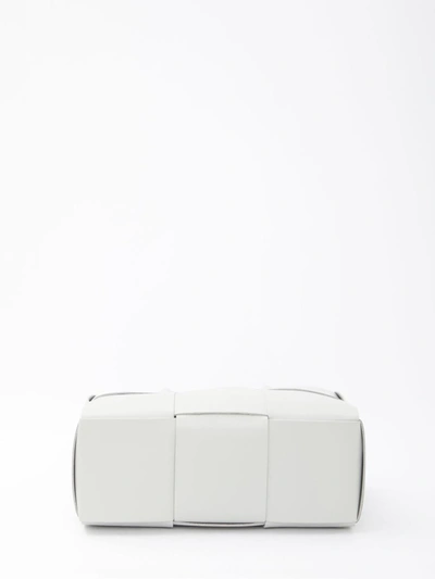 Bottega Veneta Cassette Intrecciato Leather Cardholder In Grey
