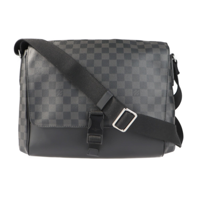 Pre-owned Louis Vuitton Messenger Canvas Shoulder Bag () In Black