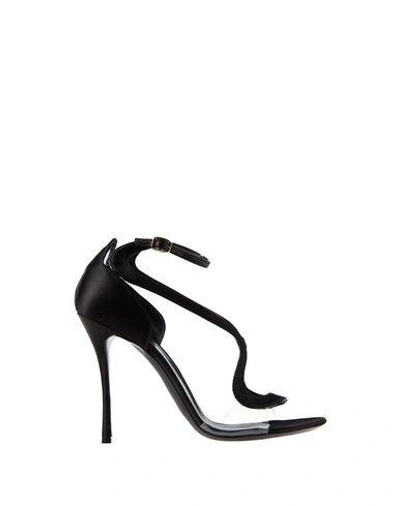 Shop Nicholas Kirkwood Pump In Black