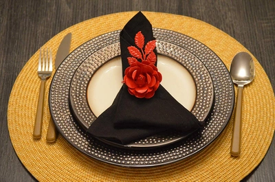 Vibhsa Red Rose Set Of 4 Napkin Rings