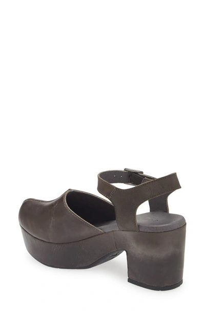 Chocolat Blu Gabrielle Platform Clog In Olive Leather