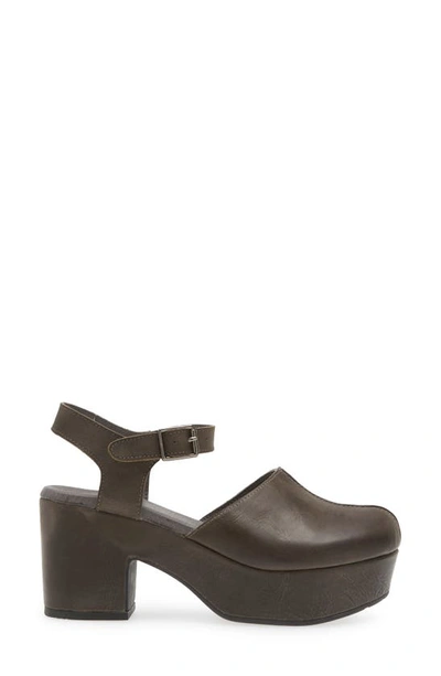 Chocolat Blu Gabrielle Platform Clog In Olive Leather