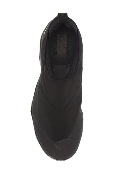 Nike Gender Inclusive Air Vapormax Roam Slip-on Running Shoe In Black/ Metallic Silver/ Black