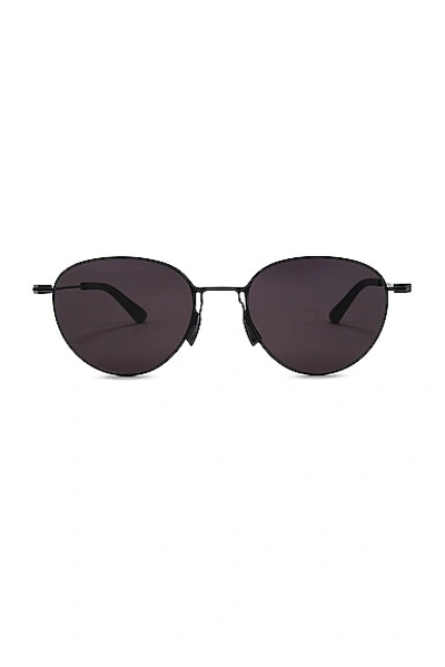 Shop Bottega Veneta Metal Round Sunglasses In Black
