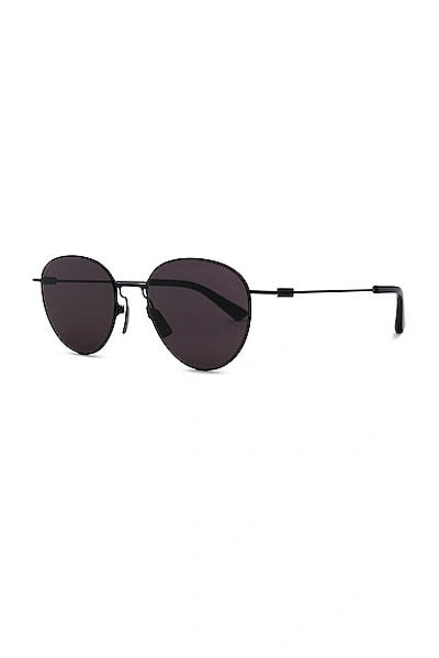 Shop Bottega Veneta Metal Round Sunglasses In Black