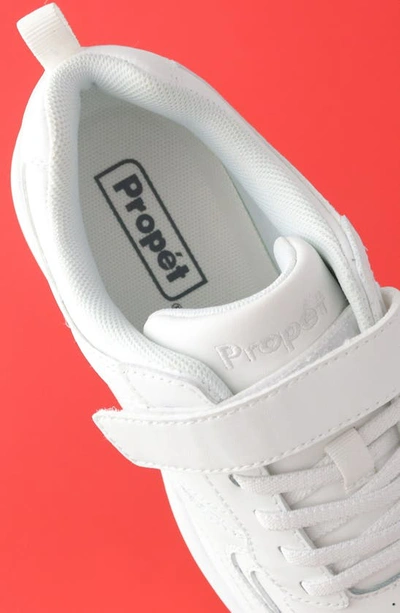 Propét Propet Lifewalker Flex Sneaker In White