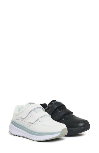 Propét Propet Ultima Strap Sneaker In White
