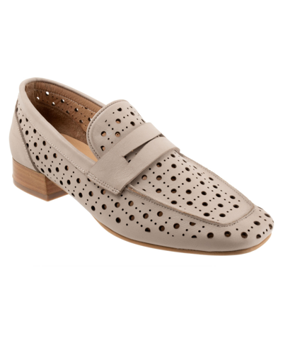 Shop Bueno Women's Lima Loafers In Light Grey