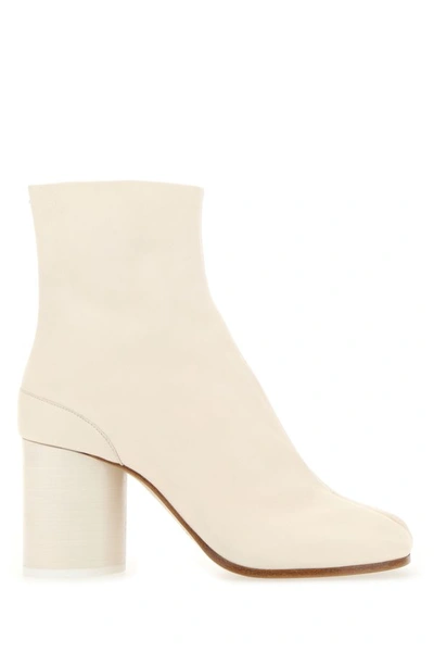 Shop Maison Margiela Woman Ivory Leather Tabi Ankle Boots In White