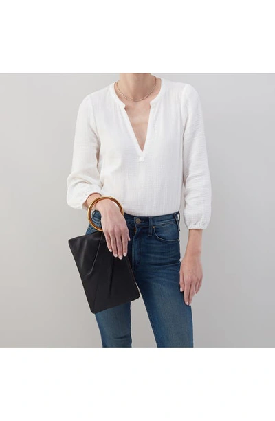 Hobo Sheila Leather Ring Clutch In Black