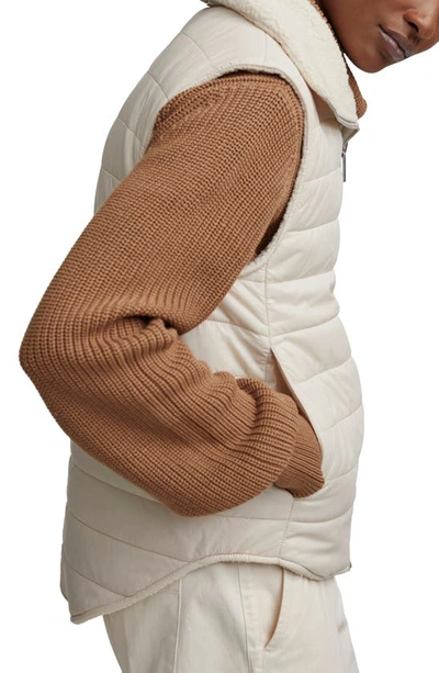 Varley Ellis Reversible Faux Shearling Lined Puffer Vest In Sandshell