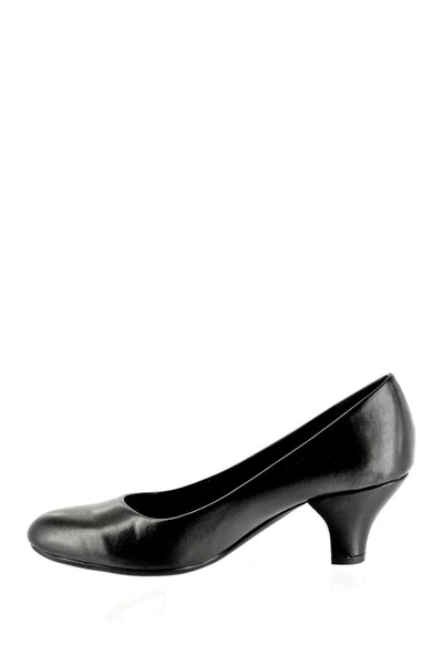 Easy Street Fabulous Classic Pump In Black Croco