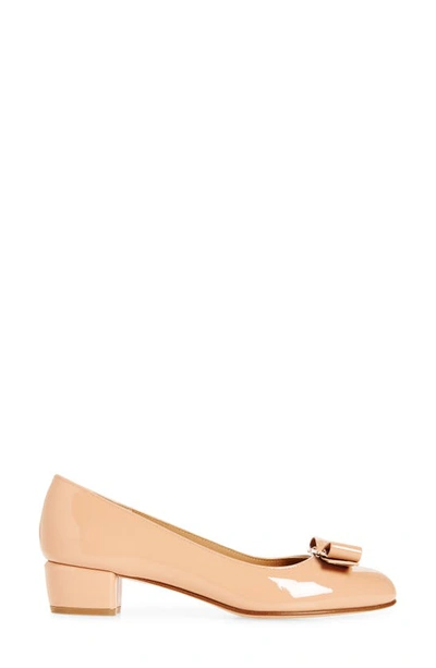 Ferragamo Vara 30 Nappa Leather Pumps In Amaretti