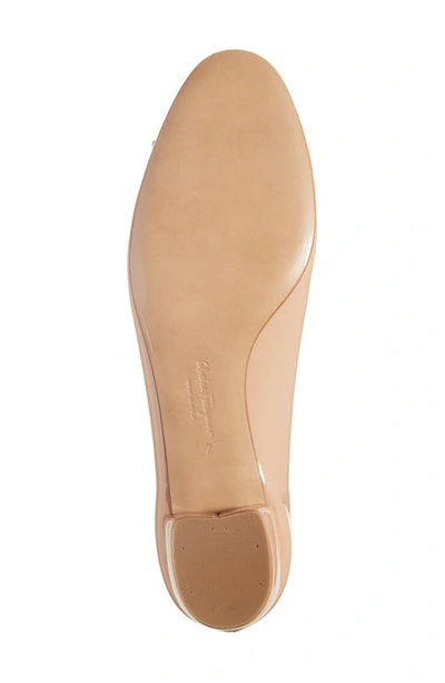 Ferragamo Vara 30 Nappa Leather Pumps In Amaretti