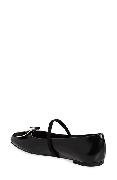 Ferragamo New Vara Plate Ballet Flat Shoes In Black
