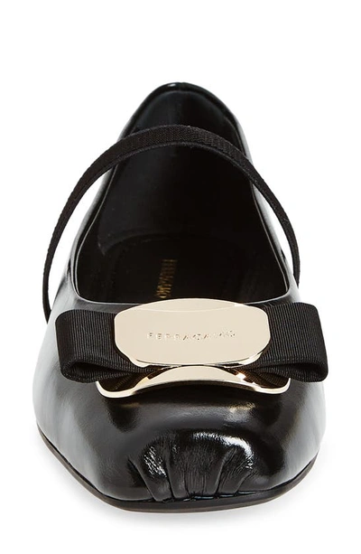 Ferragamo New Vara Plate Ballet Flat Shoes In Black