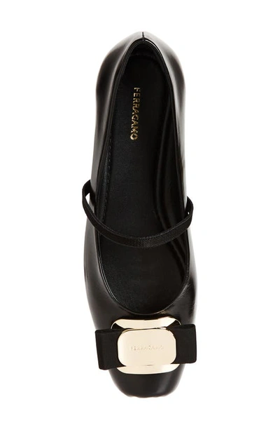 Ferragamo New Vara Plate Ballet Flat Shoes In Black