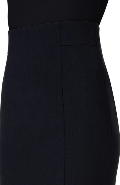 Akris Punto Stretch Virgin Wool Crepe Pencil Skirt In Black