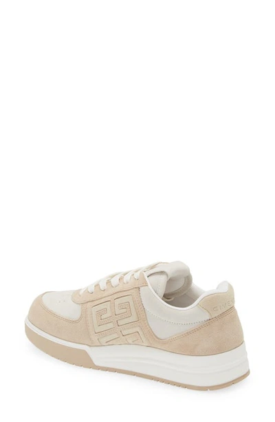 Givenchy G4 Low Top Sneaker In Beigewhite