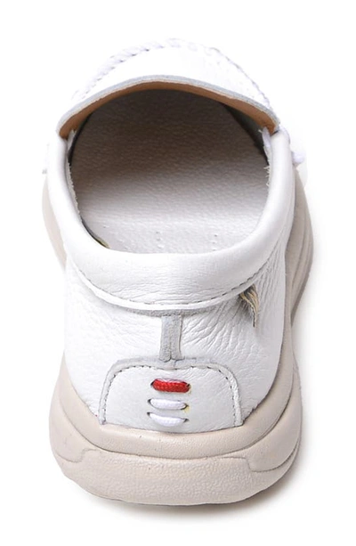Minnetonka Discover Deerskin Loafer In White
