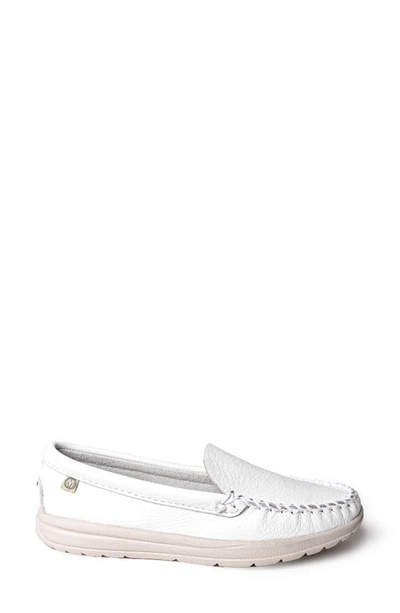 Minnetonka Discover Deerskin Loafer In White