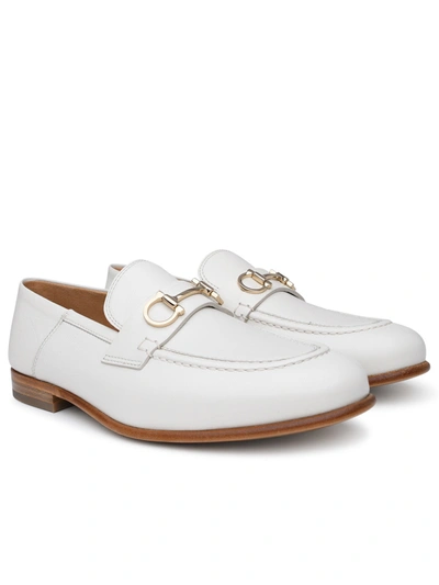 Shop Ferragamo Salvatore  White Leather Loafers Woman In Cream