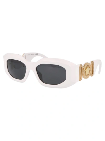 Versace Eyewear Rectangular Frame Sunglasses In 314/87 White