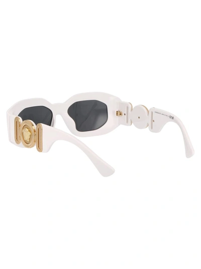 Versace Eyewear Rectangular Frame Sunglasses In 314/87 White