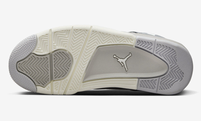 Pre-owned Jordan Nike Wmns Air  4 Retro Frozen Moments Aq9129-001 Us 7- 12 Women In Silver