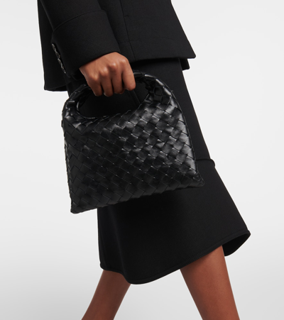 Bottega Veneta Large Leather Hop Shoulder Bag In Black