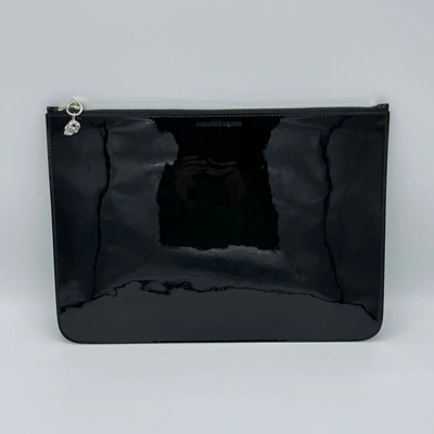 Alexander Mcqueen Women's Black Patent Leather Skull Charm Large Pouch In Black
