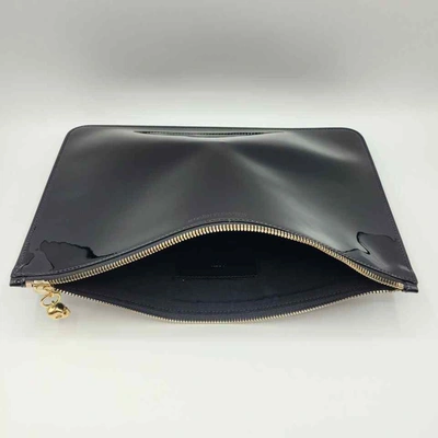 Alexander Mcqueen Women's Black Patent Leather Skull Charm Large Pouch In Black
