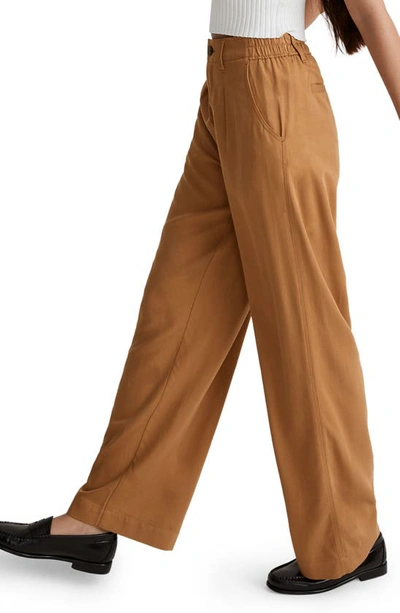 Shop Madewell Drapeweave Neale Straight Leg Pants In Toffee