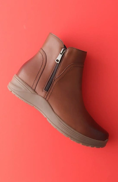 Propét Delphi In Brown