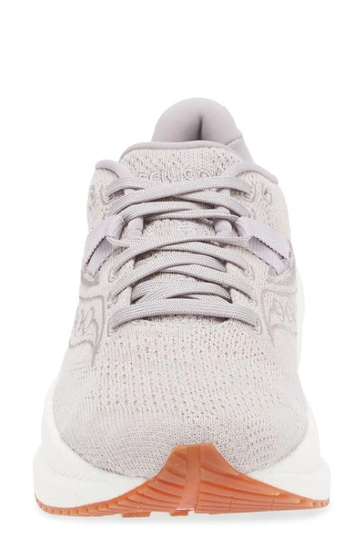 Saucony Triumph Rfg Running Shoe In Mauve Grey