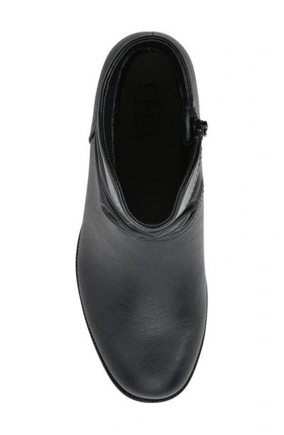 Cliffs By White Mountain Durbon Scrunch Bootie In Black/ Smooth