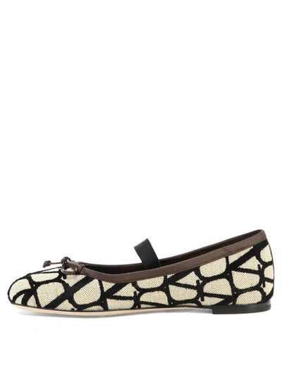 Shop Valentino Garavani "toile Iconographe" Ballet Flats In Beige