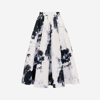 Shop Alexander Mcqueen Chiaroscuro Pleated Midi Skirt In White/black/electric Blue