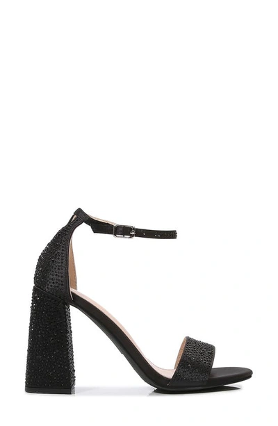 Berness Prairie Block Heel Sandal In Black