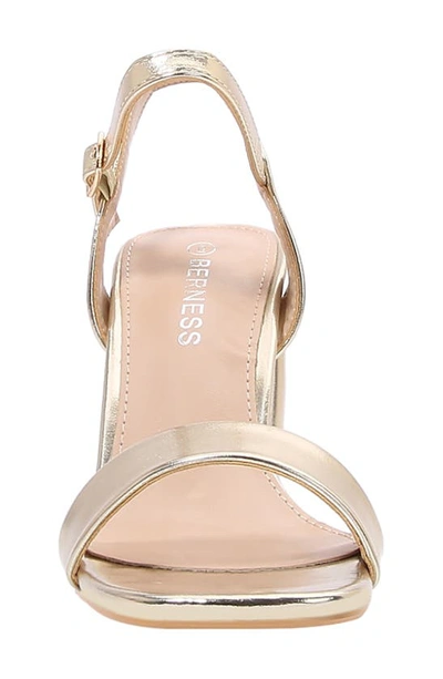 Berness Agatha Block Heel Sandal In Gold