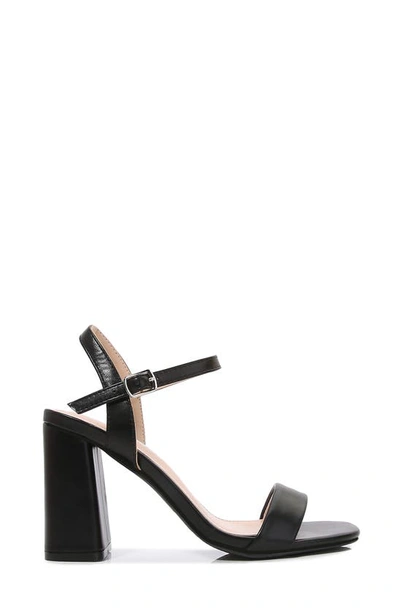 Berness Agatha Block Heel Sandal In Black