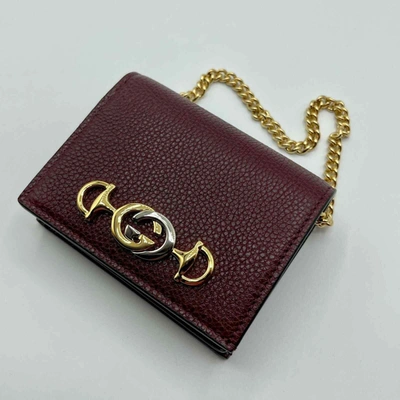Gucci Women's Zumi Burgundy Leather Gold Chain Bi-fold Mini Wallet W/box In Burgendy