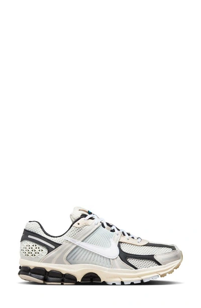 Nike Zoom Vomero 5 Premium Sneaker In Pale Ivory