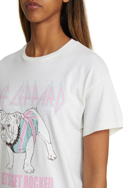 Shop Vinyl Icons Def Leppard Rocked Cotton Graphic T-shirt In Marshmallow