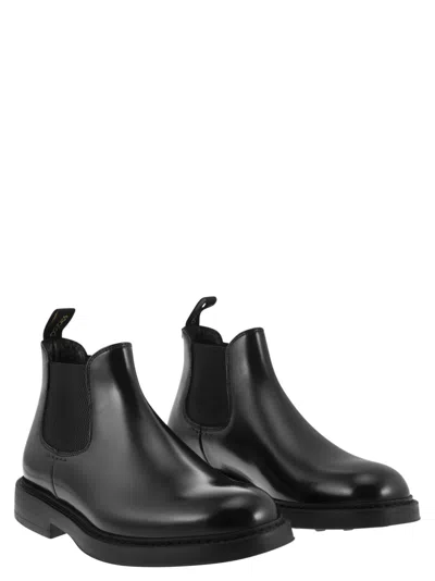 Doucal's Black Leather Ankle Boot