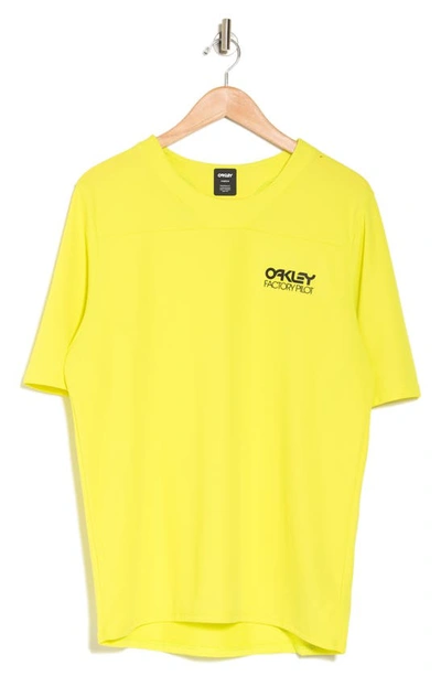Shop Oakley Factory Pilot Lite T-shirt In Sulphur