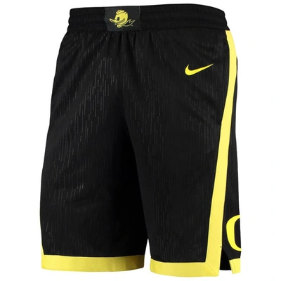 Shop Nike Black Oregon Ducks Logo Replica Performance Basketball Shorts